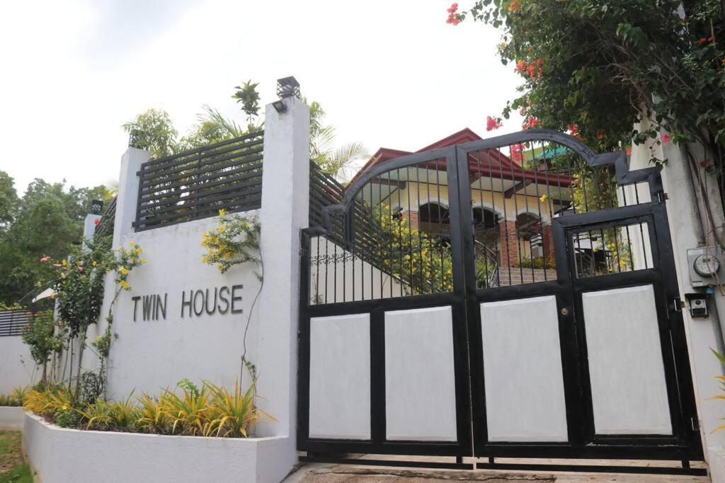 Twin House Villa Coron Esterno foto